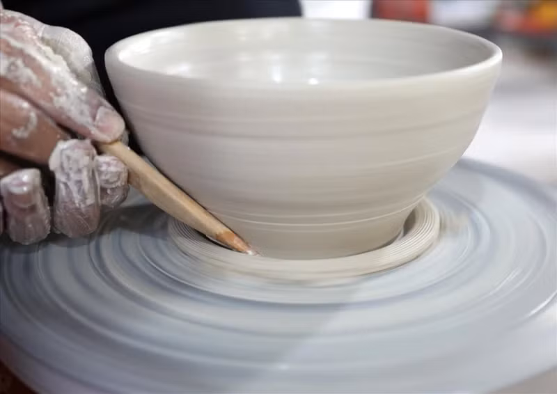 边和陶瓷之所以比其他地方更有名，正是因为它的质量和款式。