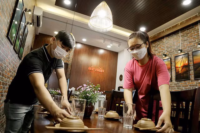 胡志明市吸引服务业和工业产业劳动者