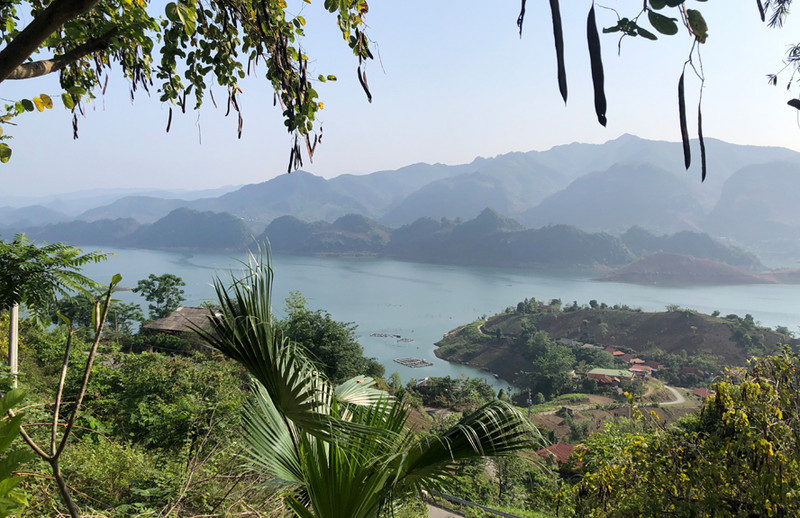 琼崖湖海全景。