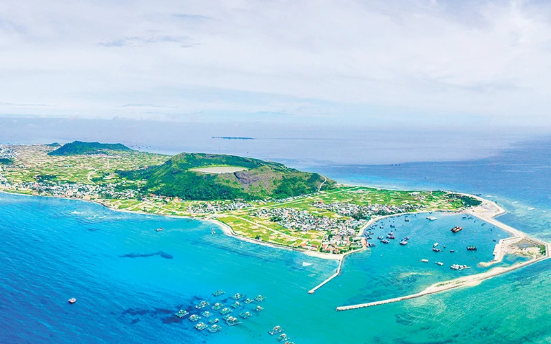 附图：广义省李山岛一角。