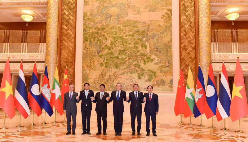 各国外长合影。