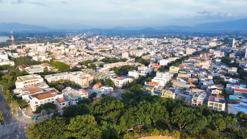 宁顺省优先推进潘朗-塔占市和6个县104个都市区和小区招商引资工作。