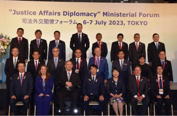 与会代表合影。（图片来源：越通社）