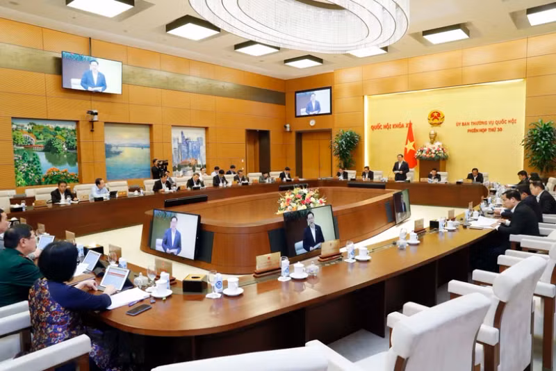 越南第十五届国会常委会第三十次会议场景。