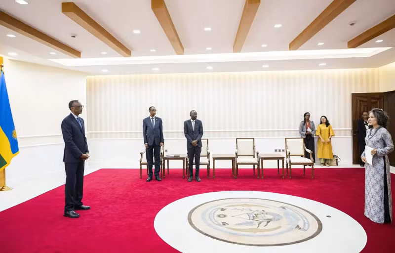 武清玄大使向卢旺达总统保罗·卡加梅递交国书。