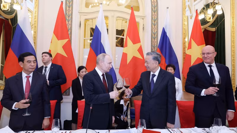 越南国家主席苏林设宴招待俄罗斯总统普京【组图】