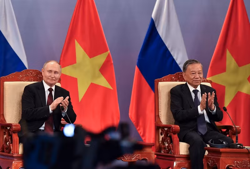 国家主席苏林和俄罗斯总统普京与历届在俄越南留学生会面