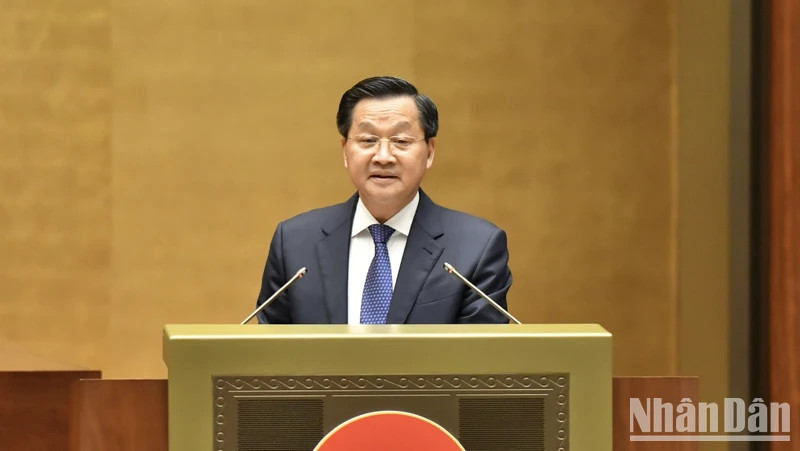 越南政府副总理黎明慨发表讲话。