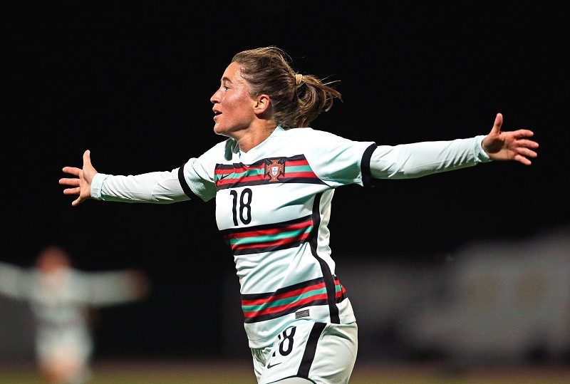 卡罗莱纳·门德斯是一名35岁的葡萄牙女足老将前锋。 （图片来源：Getty）