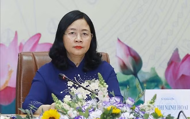 裴氏明怀同志。