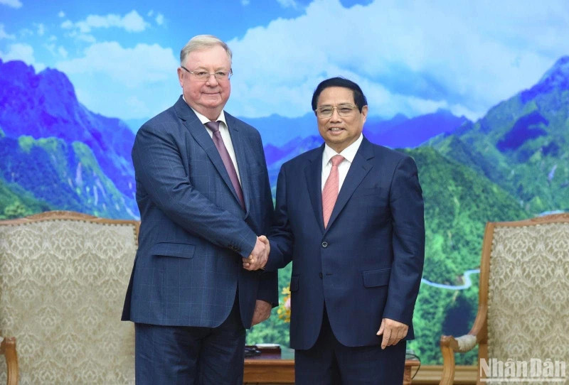 越南政府总理范明正会见俄罗斯联邦律师协会主席——俄罗斯前总理谢尔盖·斯捷帕申。