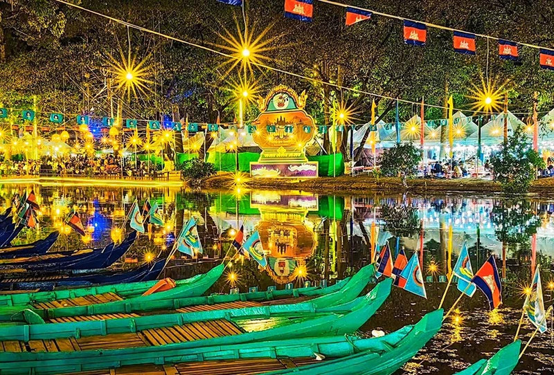 参加2024年暹粒旅游活动的赛船。（图片来源：Fresh News）