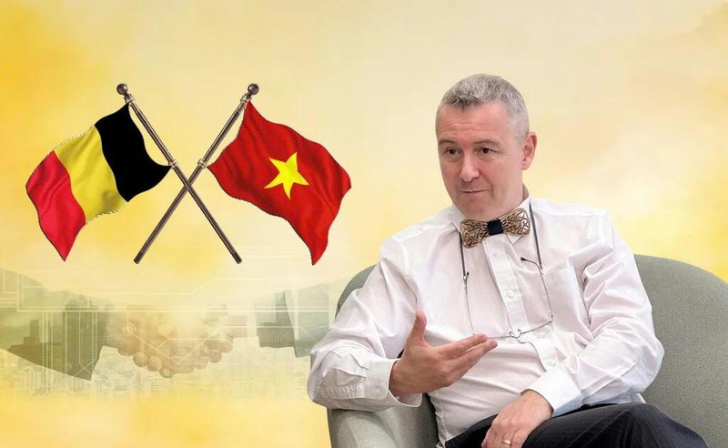 比利时驻越南大使卡尔·范登博舍。
