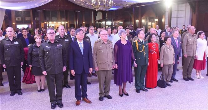 参加活动的代表们。