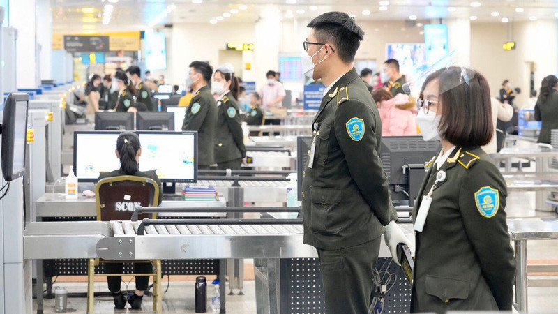河内内排国际机场加强安全保障。