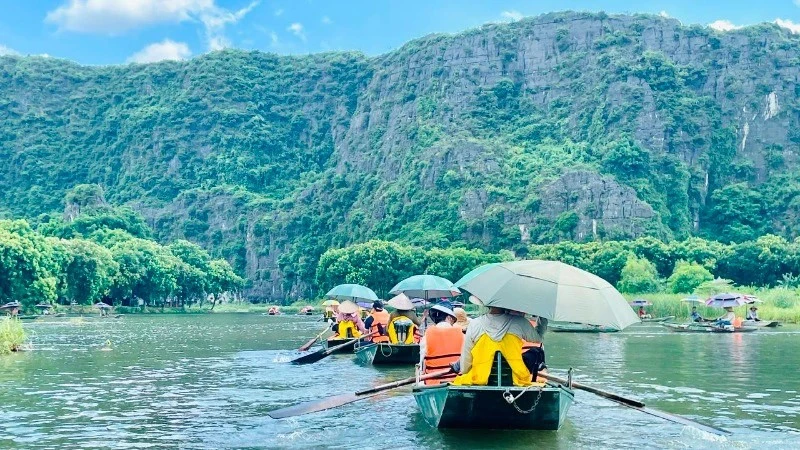 宁平省三谷-碧洞旅游区。