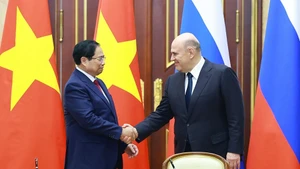 越南政府总理范明正与俄罗斯联邦政府总理米哈伊尔·米舒斯京。