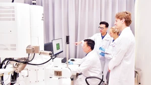 河内科学与技术大学的科研活动。