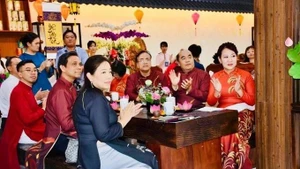 "连接东盟人民"文化交流活动在胡志明市锐心茶文化空间举行。