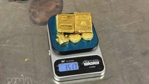 内排机场查获4名旅客 涉嫌走私12.3公斤黄金。