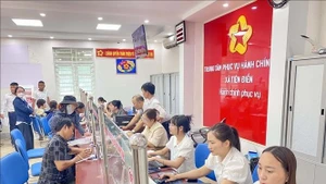 精简机构编制规模是减轻财政压力、提升资源使用效率的先决条件。（图片来源：越通社）