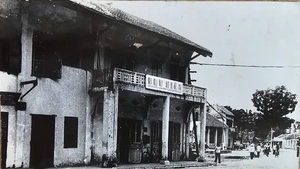 鸿基邮局（今日为广宁省邮局）曾经是我方于1945年8月24日在鸿基夺取政权后越盟的办公地点。（图片来源：广宁省博物馆资料图）