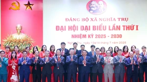 苏林总书记出席2025-2030年任期越共兴安省义柱乡第一次代表大会。