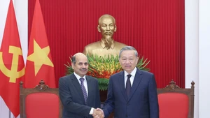 越共中央总书记苏林会见印度驻越南大使桑迪普·阿里亚。