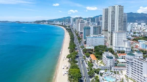 根据万事达卡经济研究所（Mastercard Economics Institute, MEI）最新发布的报告，芽庄在2025年夏季全球15大热门旅游目的地中排名第11。