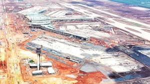 隆城机场建设项目一期的全景图。
