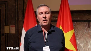瑞士科技公司JANZZ创始人兼首席执行官斯蒂芬·温岑里德。（图片来源：越通社）