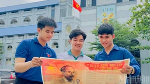 《人民报》南部地区分社已向南方读者免费赠送《人民报》9·2国庆特别副刊。
