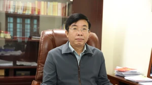 宁平省南华闾坊党委副书记、人民委员会主席阮文强。