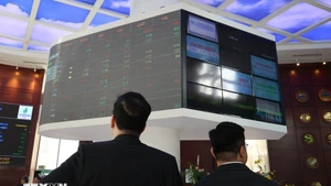 全球领先指数公司富时罗素（FTSE Russell）10月8日宣布，将越南证券市场从“前沿市场”提升为“次级新兴市场”。（图片来源：越通社） 