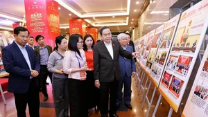 国会主席陈青敏参加第四届延洪奖颁奖典礼彩排。