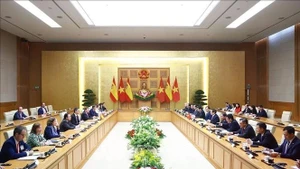 2025年4月9日，越南政府总理范明正同西班牙首相佩德罗·桑切斯举行会谈。