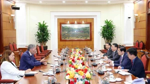 越共中央书记处书记、中央内政部部长会见多米尼加统一左翼运动党总书记。