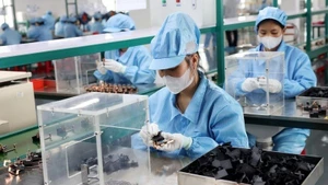 出口的电子元器件生产链。