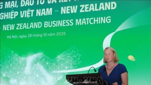 ANZBC执行董事莉兹·贝尔（Liz Bell）女士发表讲话。