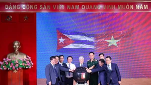以“越南—古巴情谊65周年”为主题的公益善款活动获得了越南民众的积极响应。