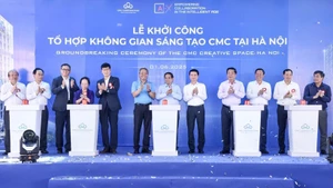 越南政府总理范明正出席CMC 创意空间综合体项目动工兴建仪式。