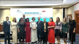 与会代表合影。