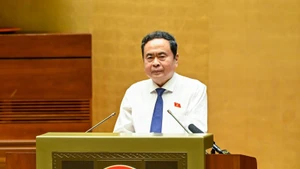越南国会主席陈青敏。