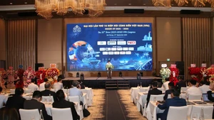 越南港口协会第十次代表大会在海防市召开。