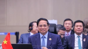 范明正总理出席会议。