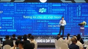 附图：“人工智能——岘港发展新动力”研讨会现场。