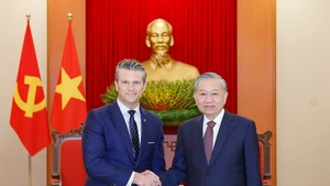 越共中央总书记苏林与美国战争部长皮特·赫格塞思。