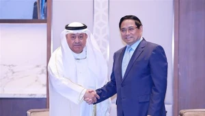 范明正总理会见科威特石油部长塔里克·苏莱曼·阿鲁米。