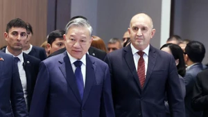越共中央总书记苏林出席越南—保加利亚企业论坛。