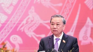 苏林总书记在庆典上发表讲话。